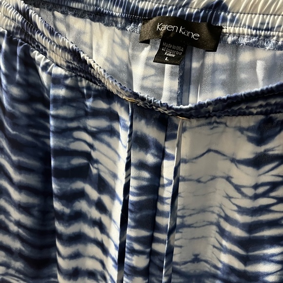 Nice blue summer pan just don’t fit - Picture 2 of 3